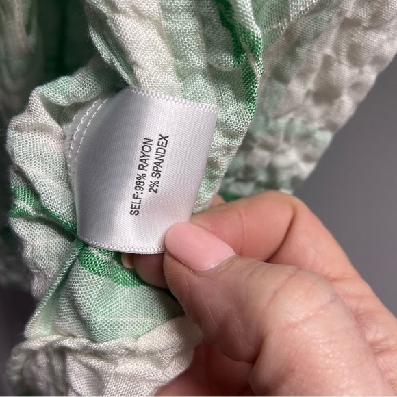 Jane + Delancey Button Down Crinkle Top w Front Tie. Size M - Picture 4 of 7